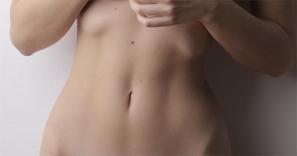 ¿Cuál es la diferencia entre abdominoplastia y liposucción?